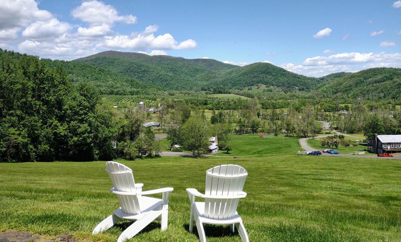 Hilltop or Ridgecrest Lodge rooms