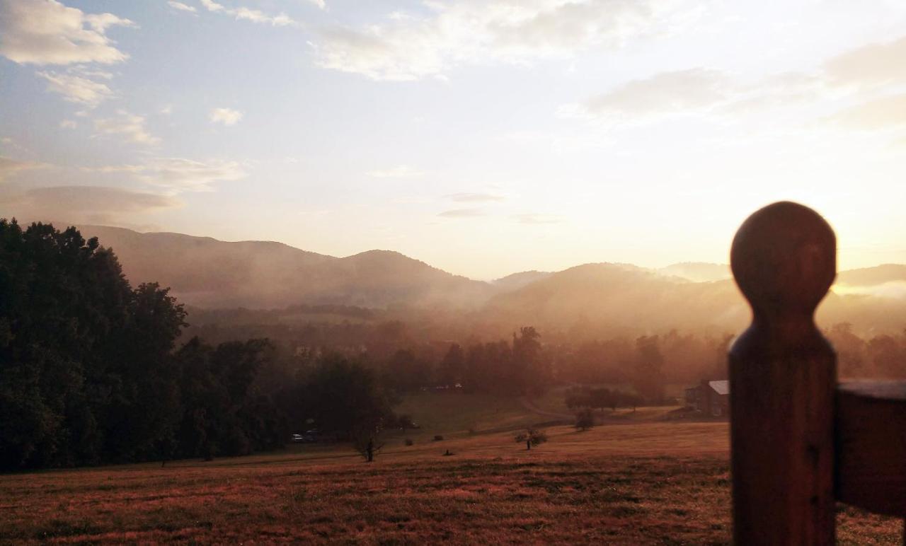 Hilltop or Ridgecrest Lodge rooms